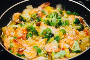 Pineapple Mango Shrimp: A Delicious Way to Enjoy Tropical Flavors