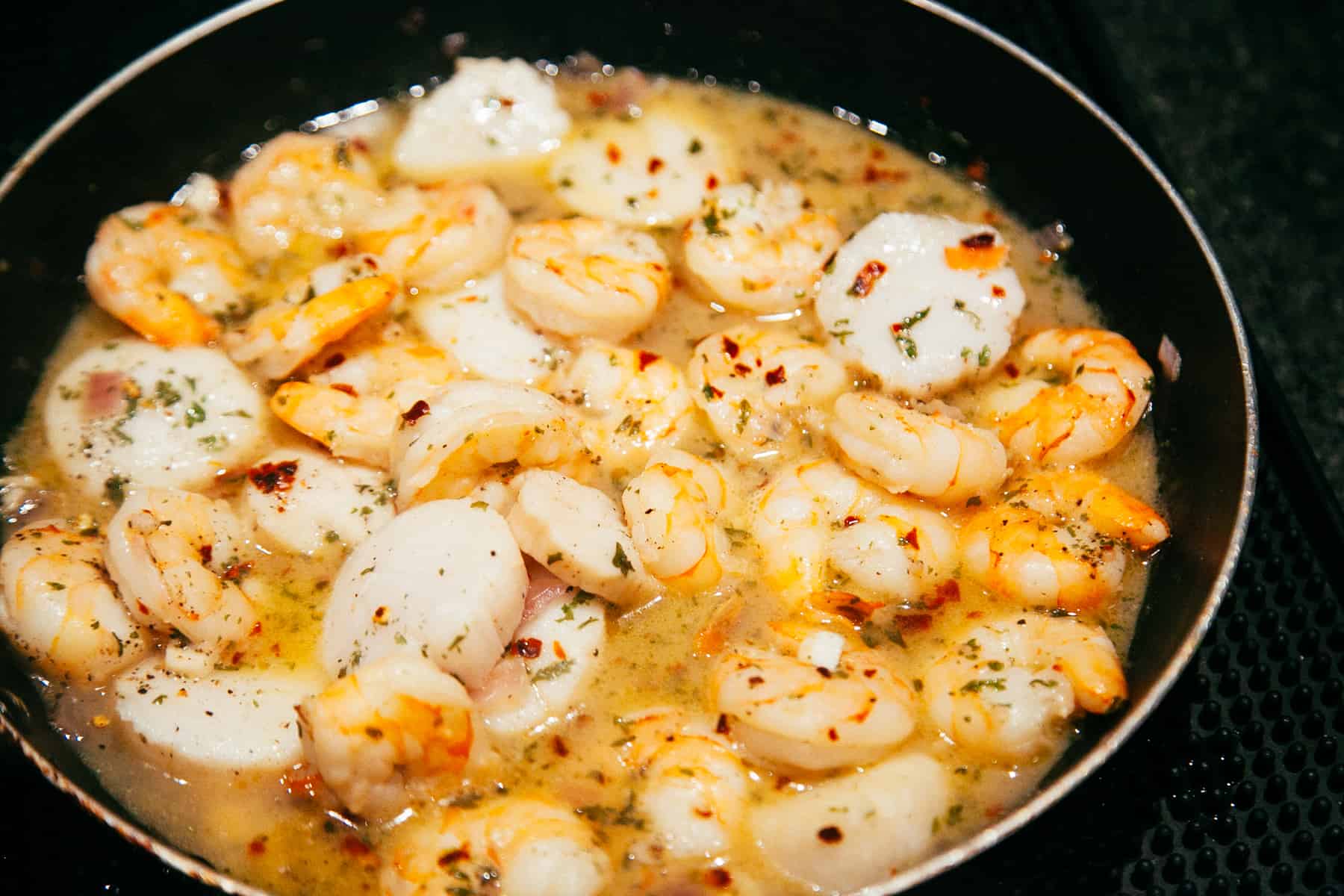 Shrimp and Scallop Scampi: A Delicious and Easy Seafood Dish