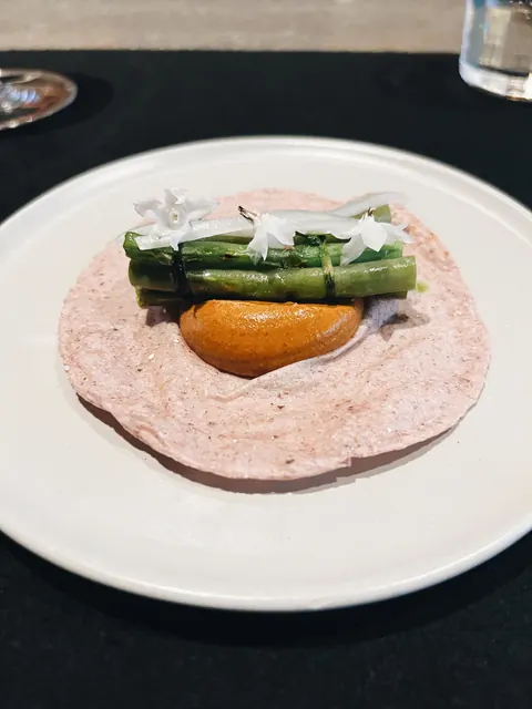 An asparagus course at Pujol